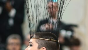 Florence Pugh Had A Sweet Exchange With The Man Who Designed Her Sheer Dresses, But I’m Just Distracted By The Feathers