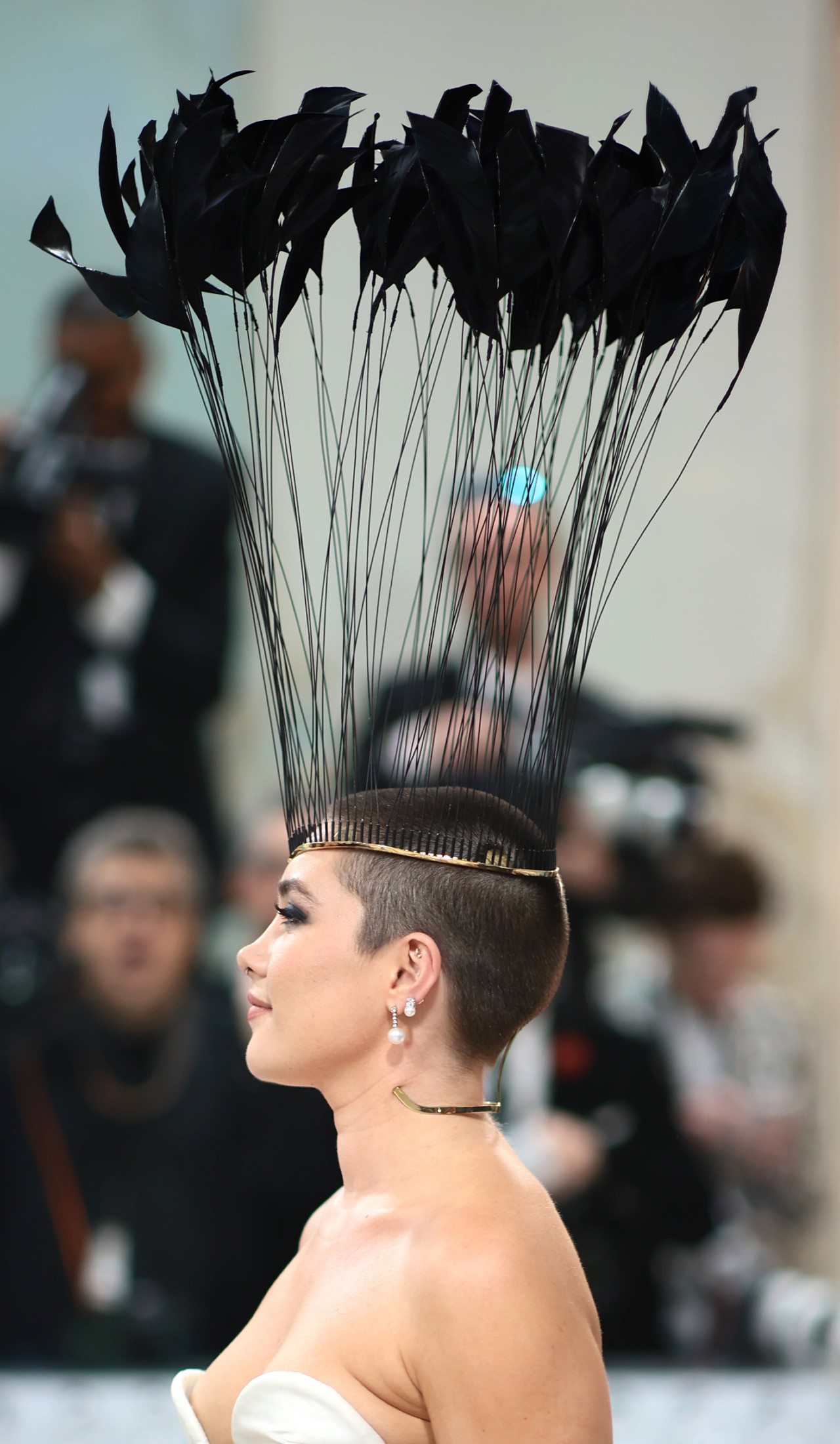 Florence Pugh Had A Sweet Exchange With The Man Who Designed Her Sheer Dresses, But I’m Just Distracted By The Feathers