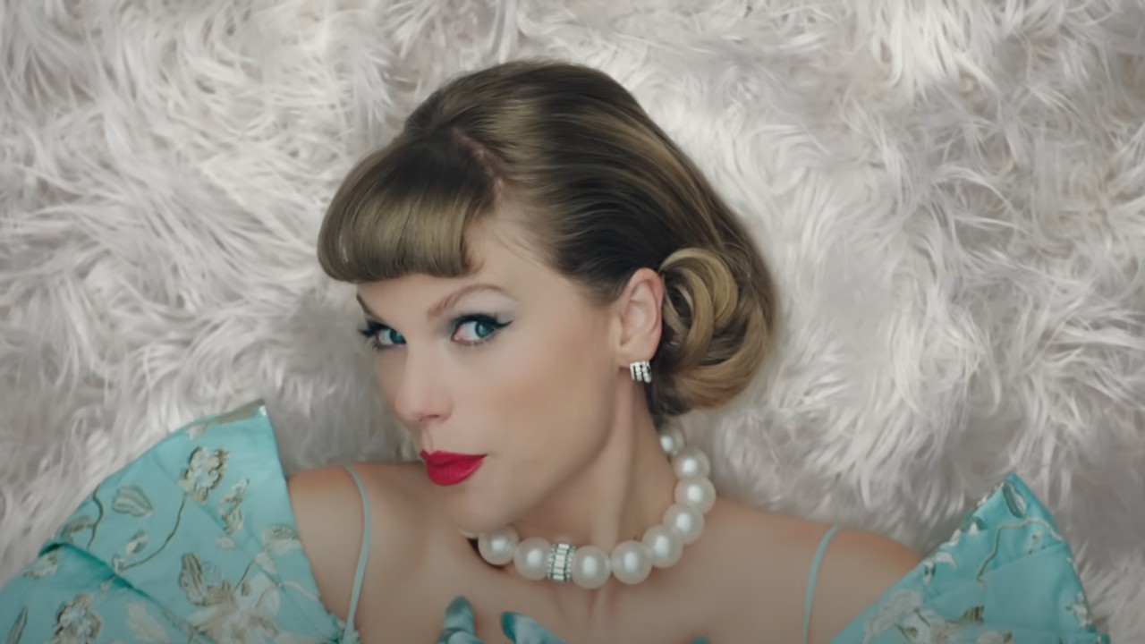 Taylor Swift's 1989 (Taylor's Version) Vault Was Unlocked, But Fans Are Freaking Out On TikTok Over The Song That's Still Locked