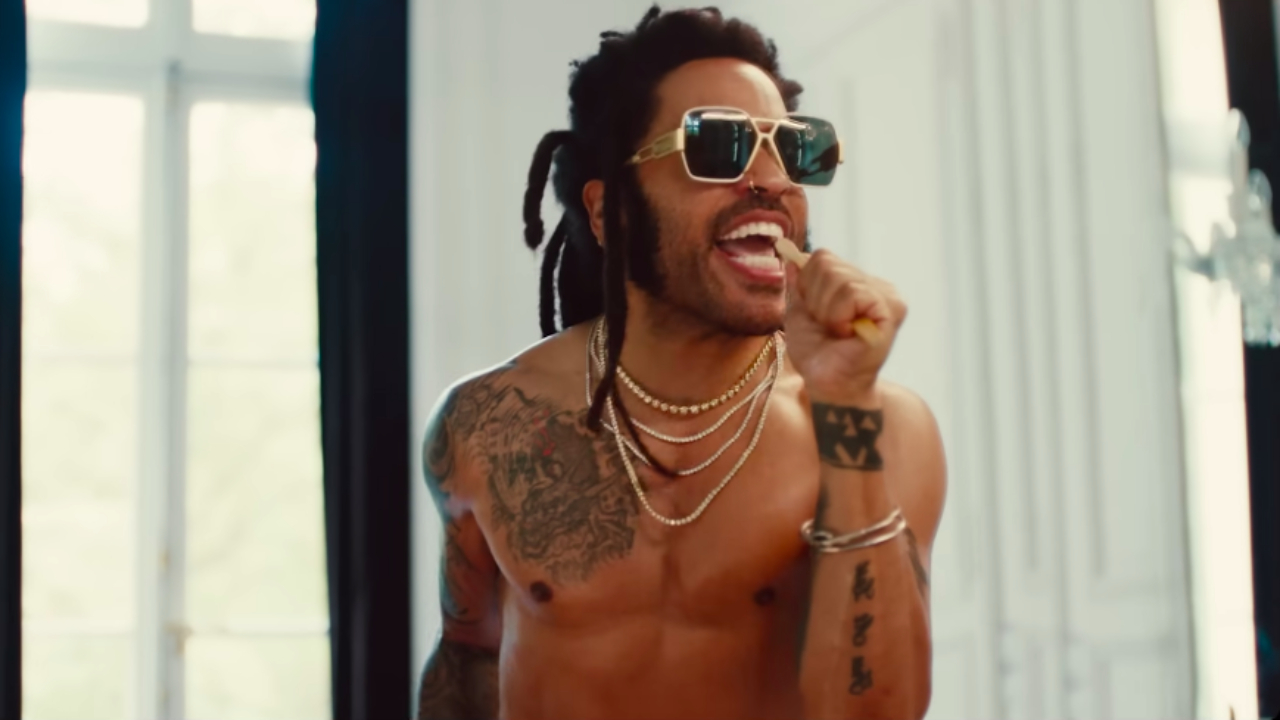 Lenny Kravitz On Why The Heck He Wears Leather Pants When Working Out, And How Athletes React When Seeing Him In The Gym