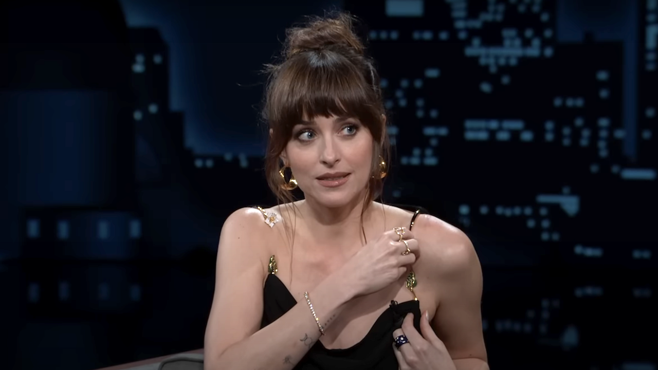 Dakota Johnson Having A Wardrobe Malfunction Right Before Discussing 'Dick Pics' With Jimmy Kimmel Feels Like Organic Marketing For Her New Movie