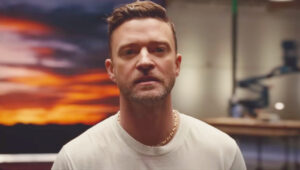 Justin Timberlake Did L-Sit Ring Chin-Ups With A Weighted Vest And A Medicine Ball, And It’s Exhausting And Impressive At The Same Time